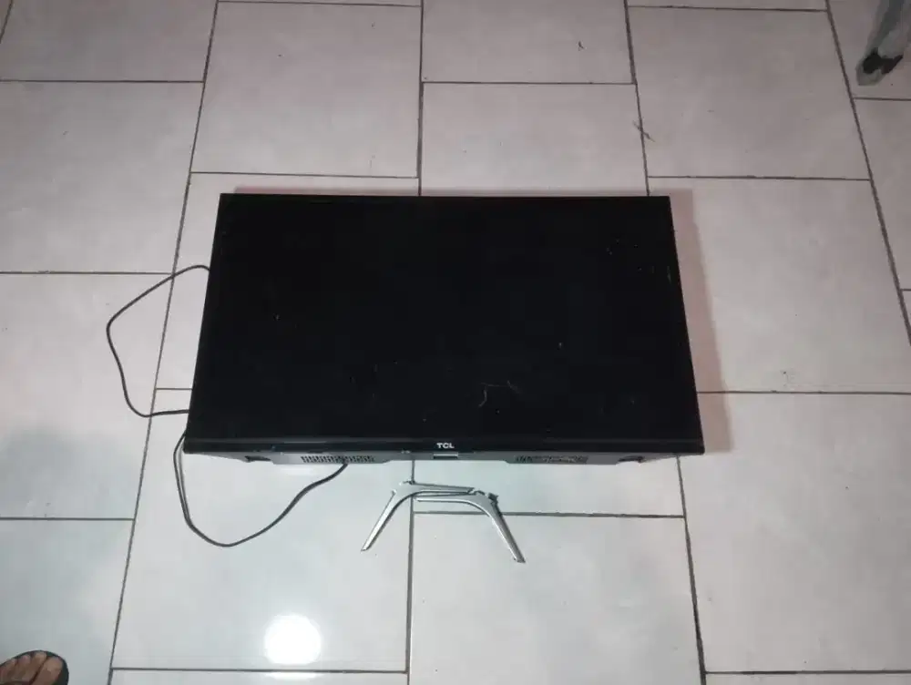 TV TCL 32 Layar tompel