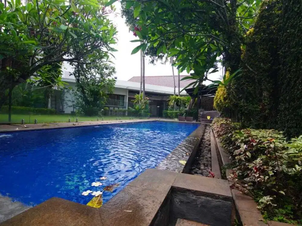 Dijual Rumah Mewah Desain Modern Tropis Nuansa Bali di Kemang Jakarta