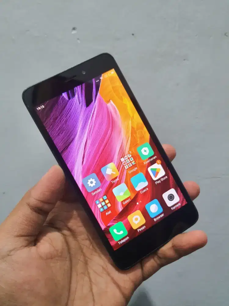 Xiaomi redmi 4a 2/32 gb