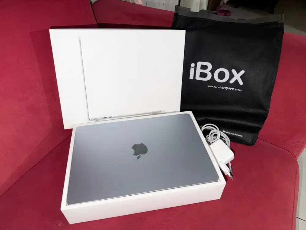 Macbook Air M4 16/256gb iBox garansi on NETT