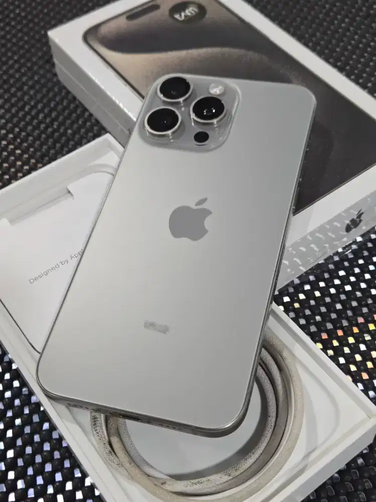 Iphone 15 promax 256 BH92% natural titanium ibox