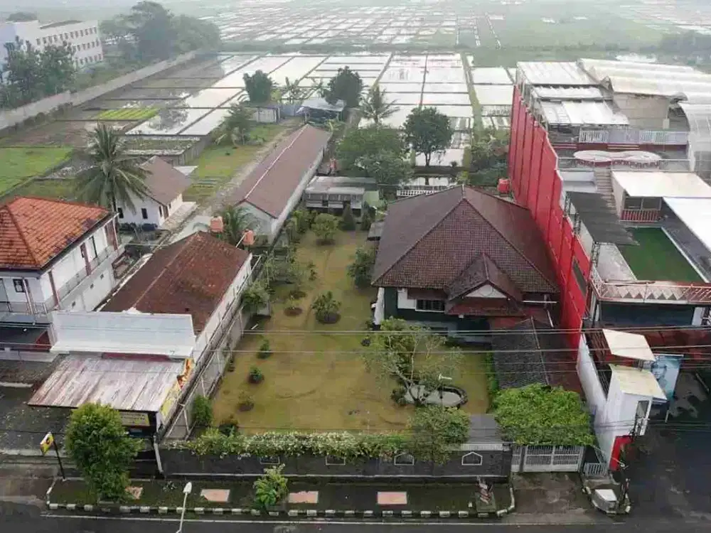 Rumah megah bonus tanah kosong Purbalingga.