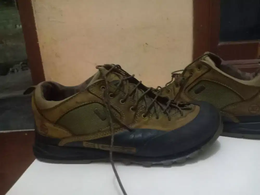 Jual cepat sepatu EiGER kode23,5