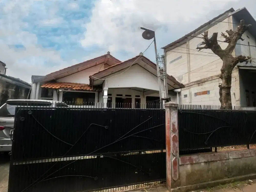 Dijual Rumah Luas 195 m², Lokasi Strategis Nempel Bintaro
