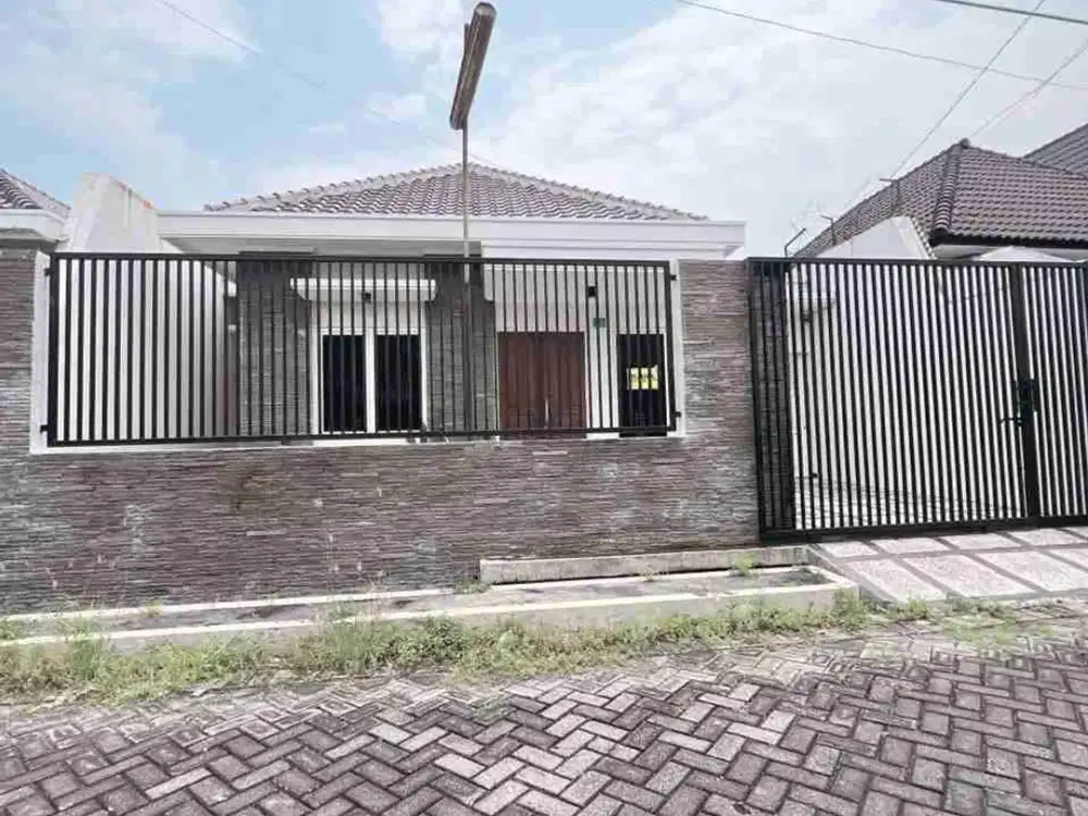 Dijual Rumah Manyar Tompotika Siap Huni