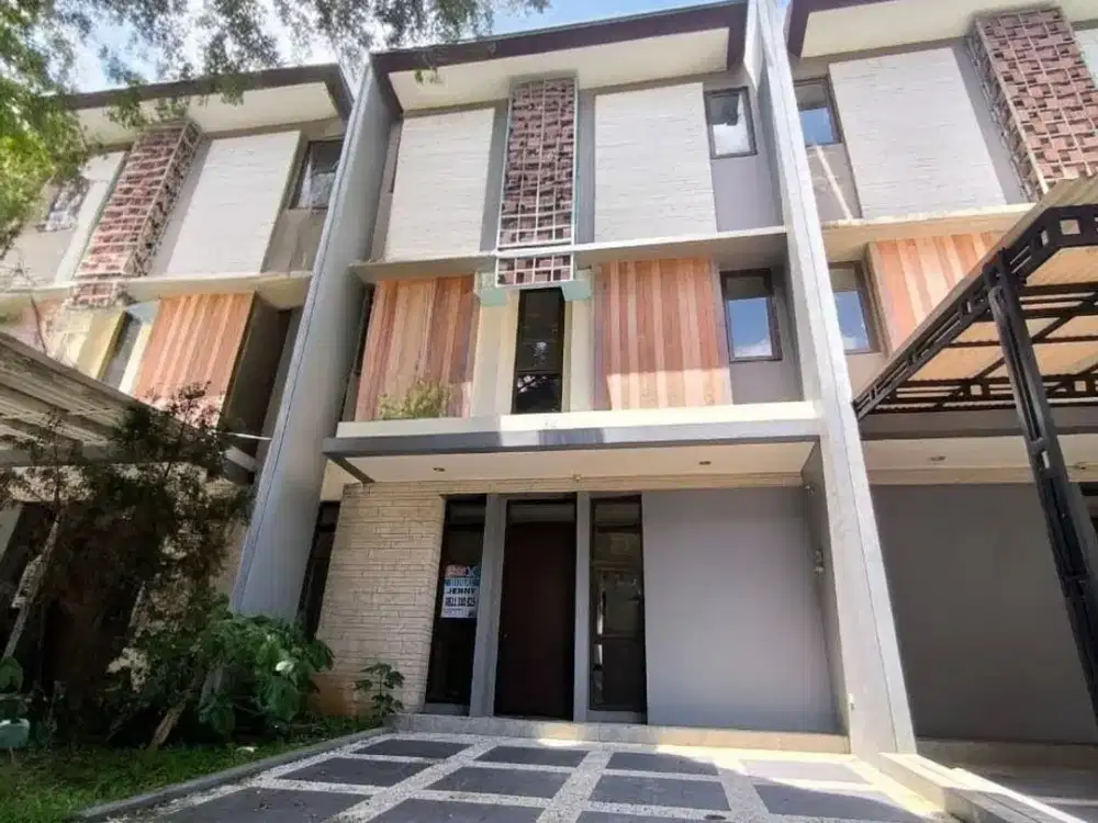 Rumah Regentown The Eminent BSD 3 Lantai JUAL RUGI BANGET