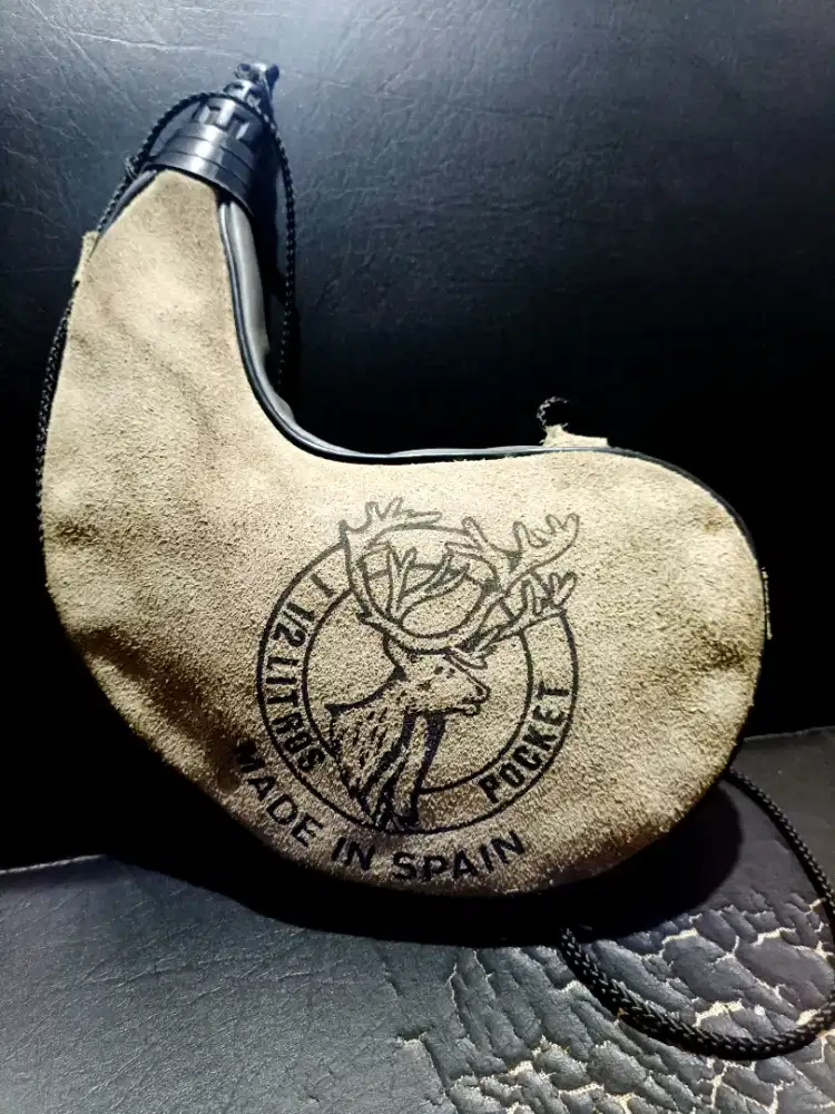 Tempat air minum kulit otiginal canteen kidney shape