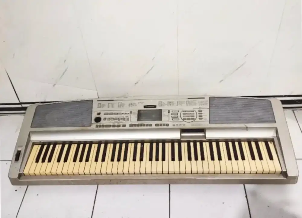 Keyboard Yamaha piano DGX 300