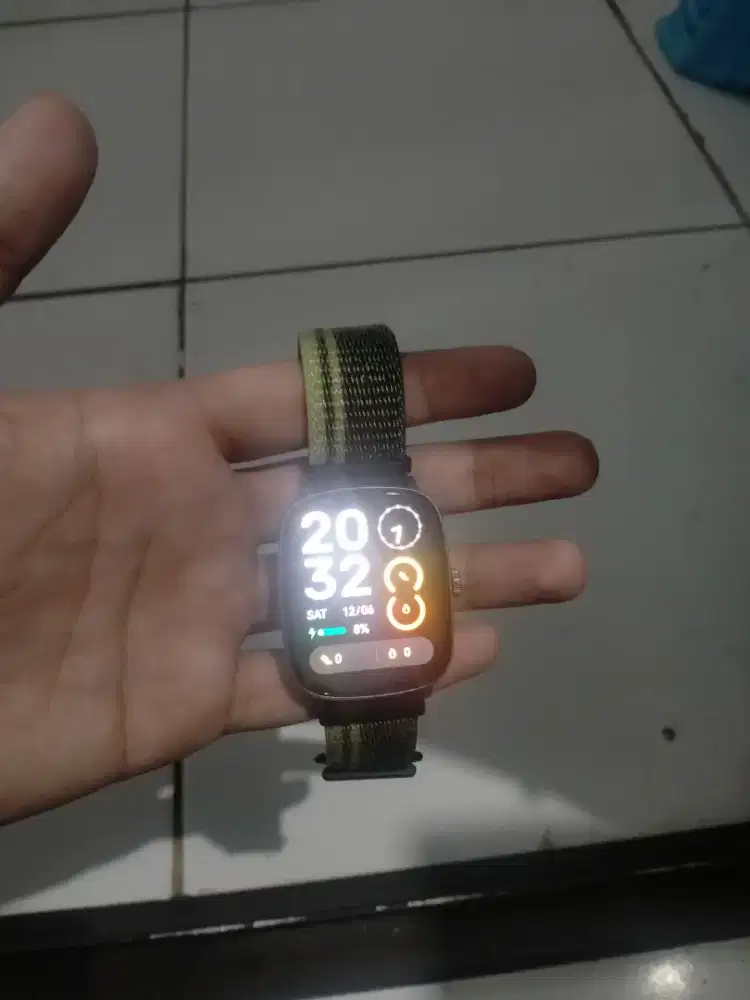 Di jual haylou rs5 layar amoled smartwatch baru 3 bulan pemakaian