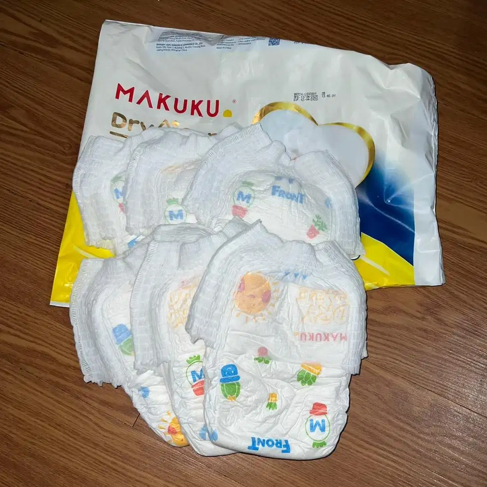 Pampers makuku size M
