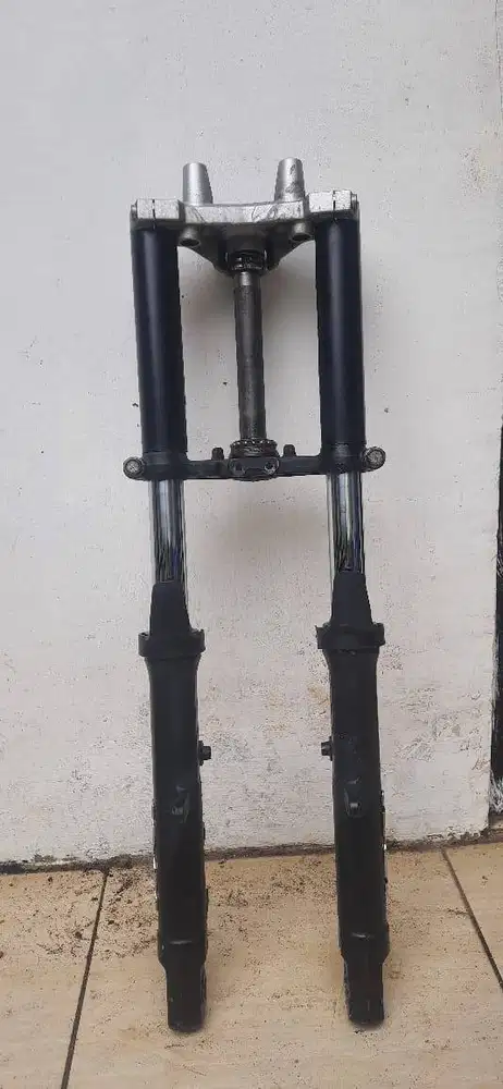 shock depan new vixion kondisi sangat baik