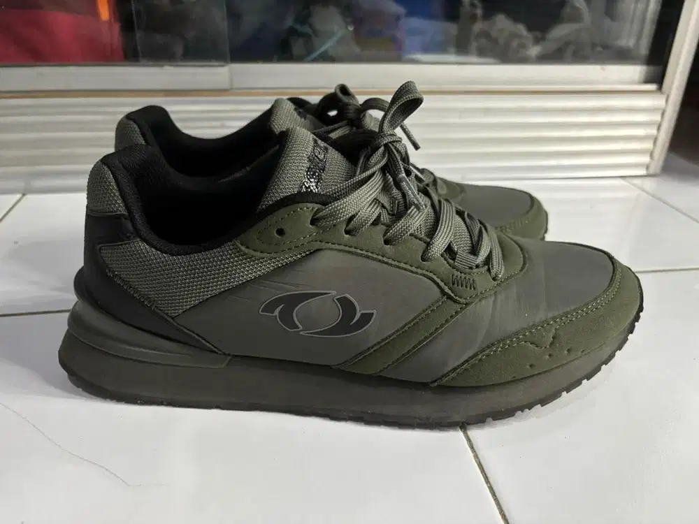 Sepatu astec kondisi 97% Like New