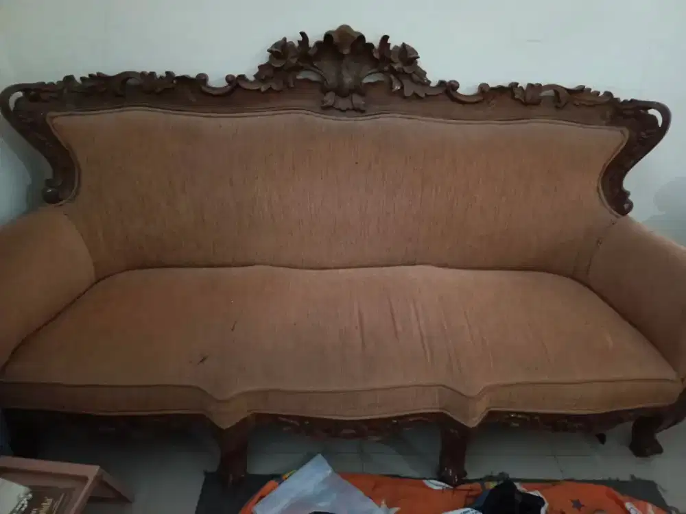 Sofa Ukir Kayu Jati Klasik