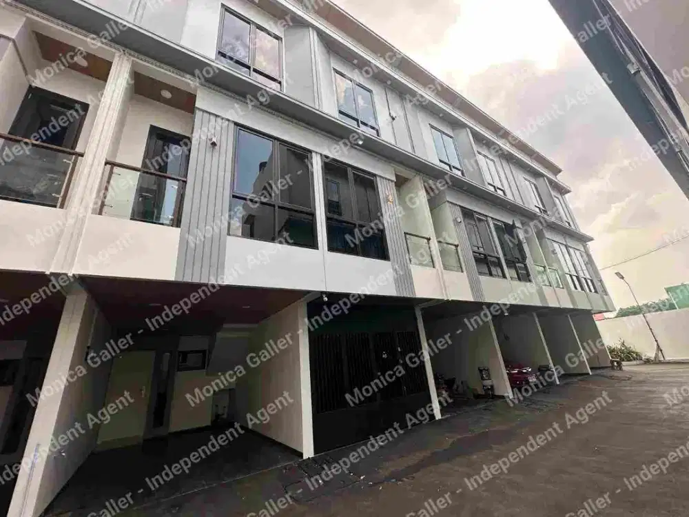 Rumah 2 Lantai 2 Carport di Johar Jakpus