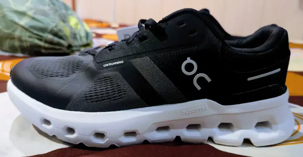 Sepatu running lari OC