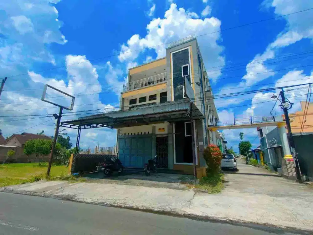 Ruko 3lt Strategis Tepi Jln Raya di Ngemplak Byl