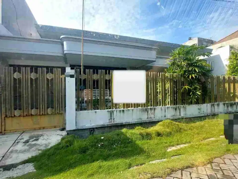 Dijual Rumah Model Lama, Perlu Renov & Hitung Tanah di Manyar Tirtoasri 1 lantai
