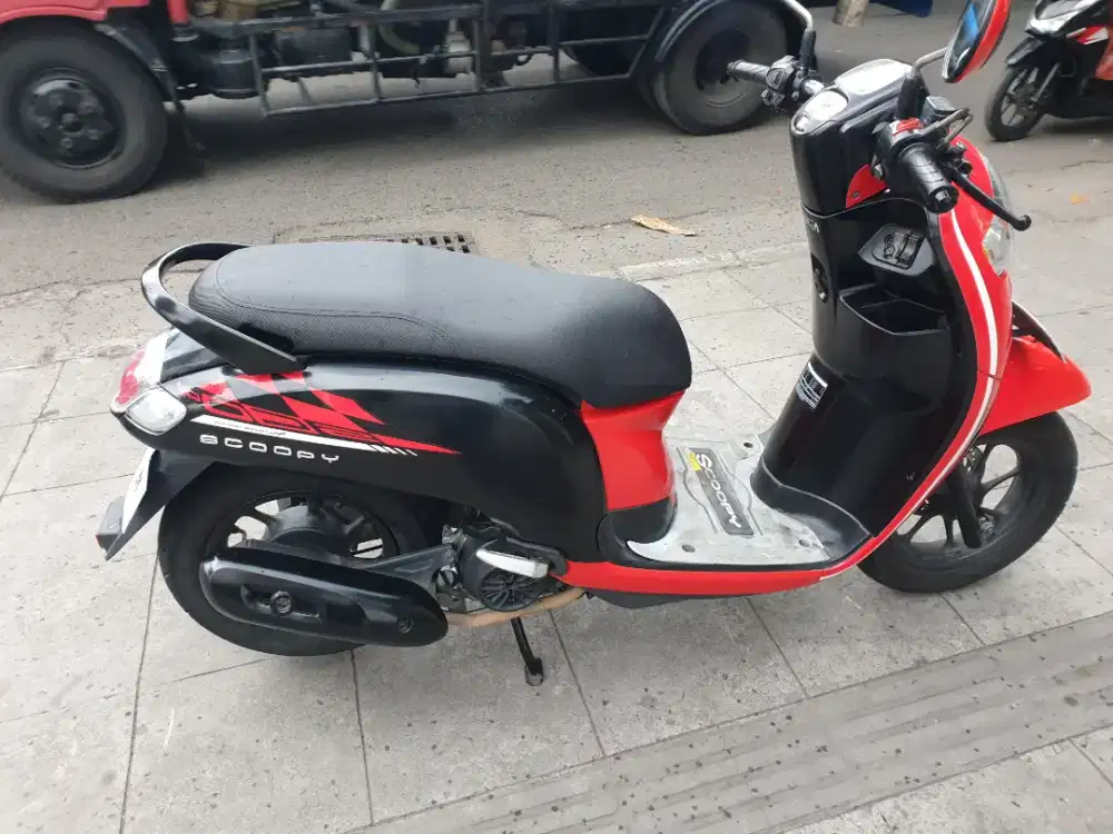 Scoopy sporty th 2018 mulus pool pjk baru