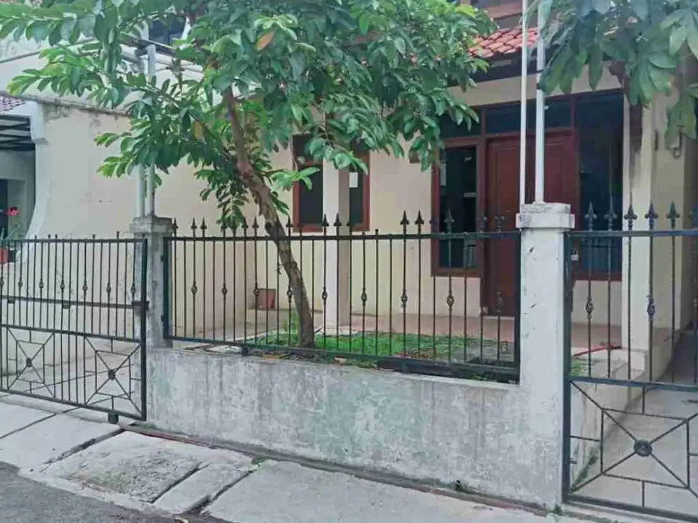 Disewakan Rumah 5KT, 3KMnd, Murah ,Strategis U/KTR/tinggal