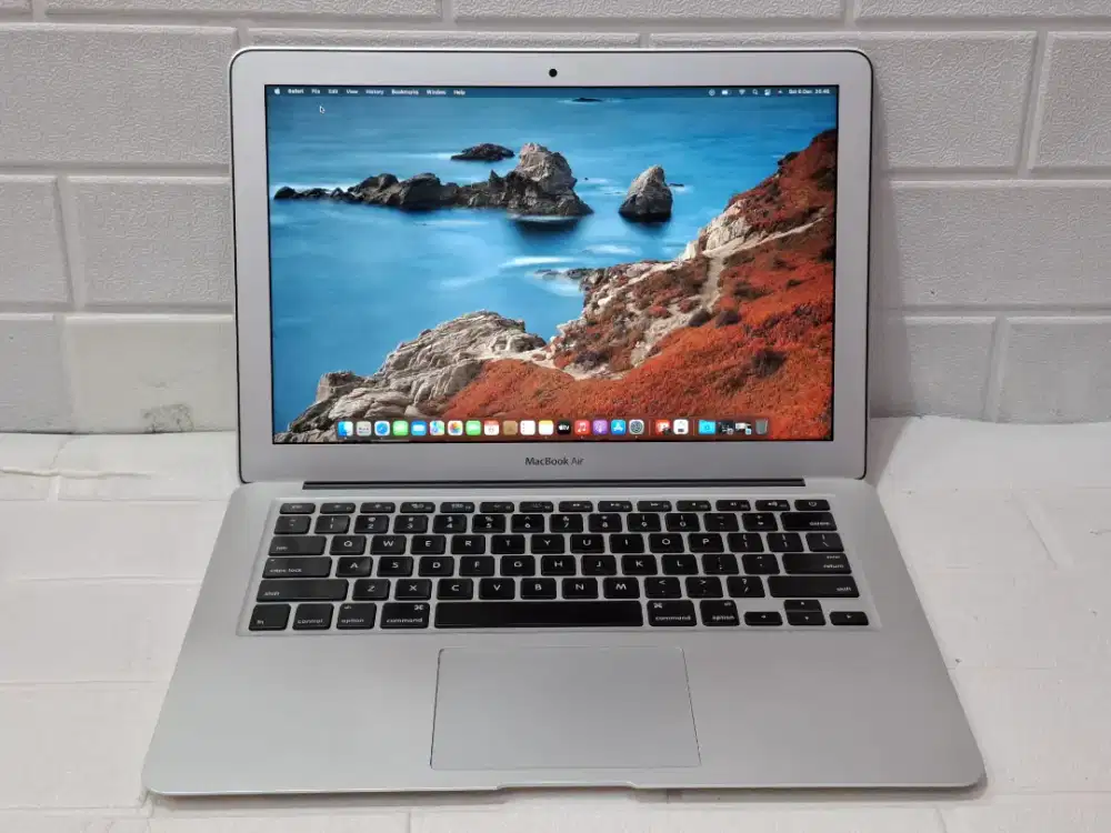 Macbook air (13,-inch 2017)Ram 8 GB/SSD 128GB