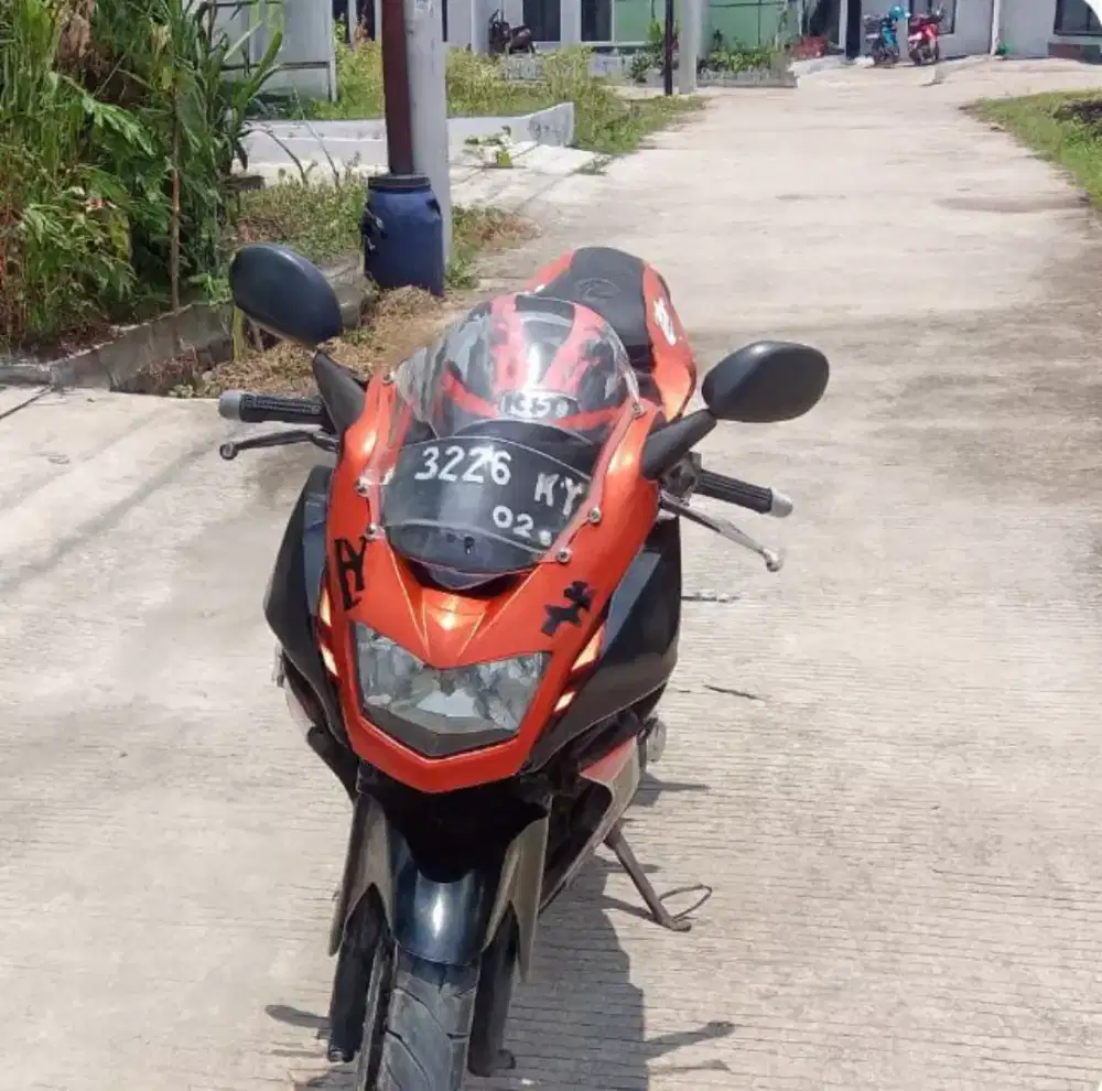 Motor 2015, Tangan Pertama, Surat Lengkap – Nego