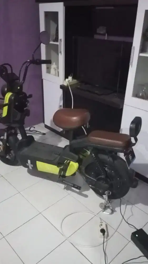 Sepeda listrik normal mulus