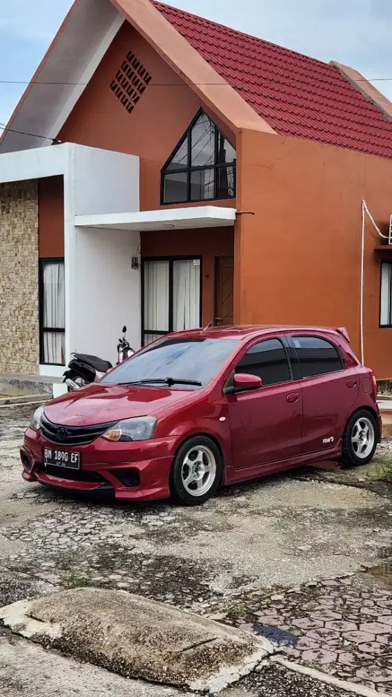 Etios Toms Edition 1.2 M/T 2016