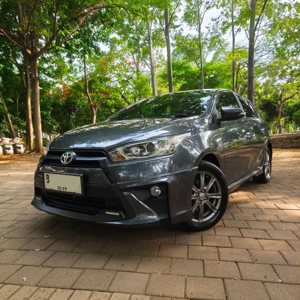 Toyota Yaris S TRD Sportivo Grey Metallic AT 2014