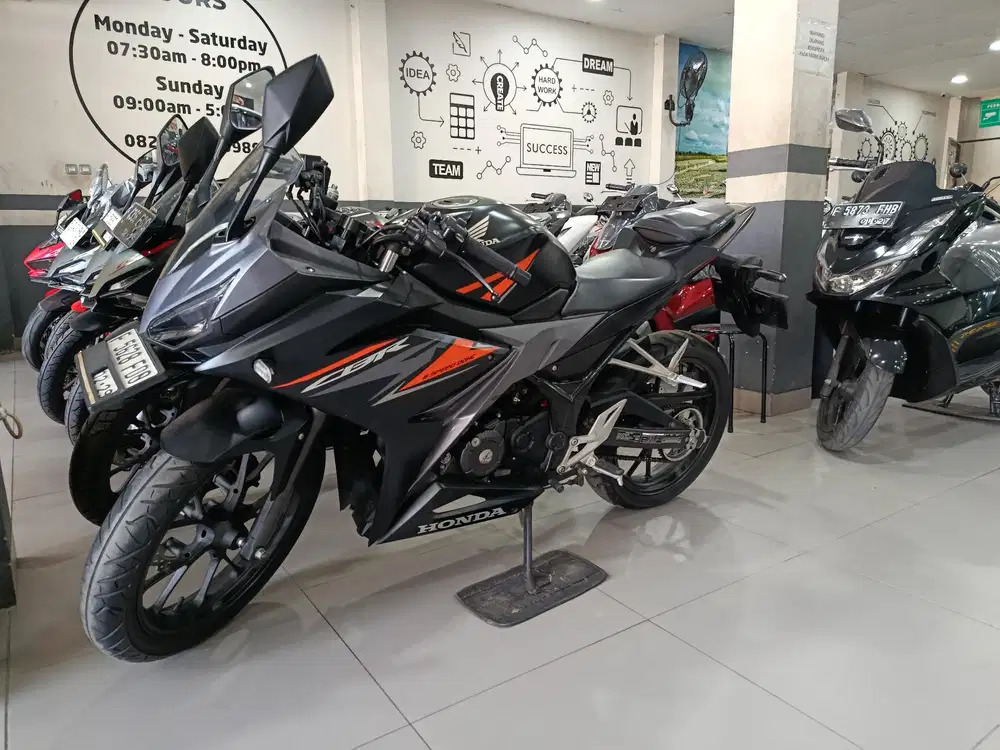 CBR 150 R  2023 exclusive