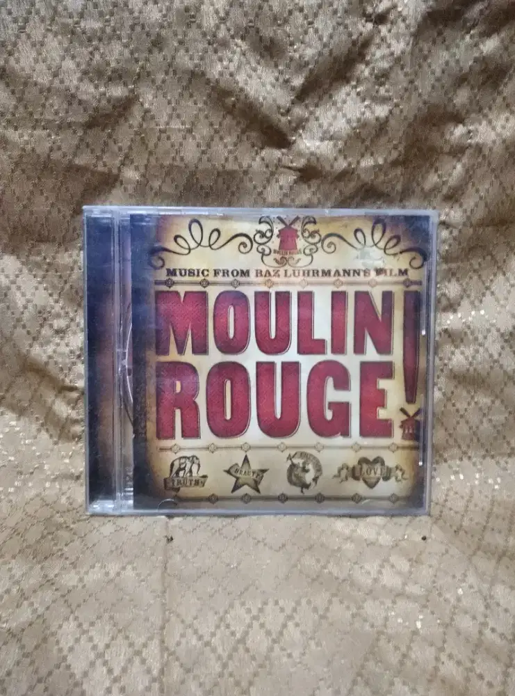 Kaset cd musik MOULIN ROUGE