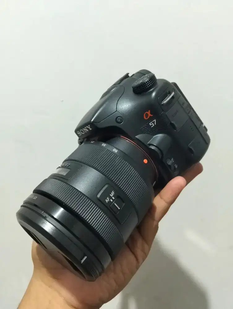 Sony A57 Lensa Sony 16-50mm F2.8