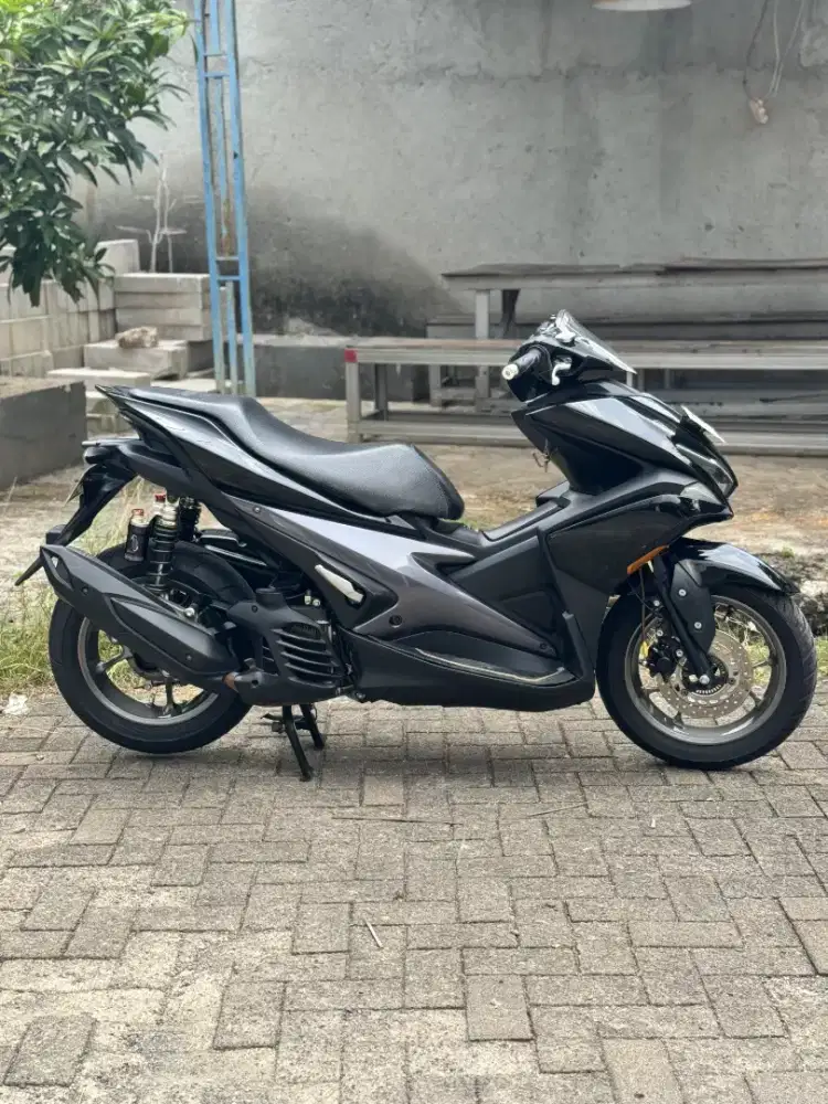 Aerox Hitam 2019