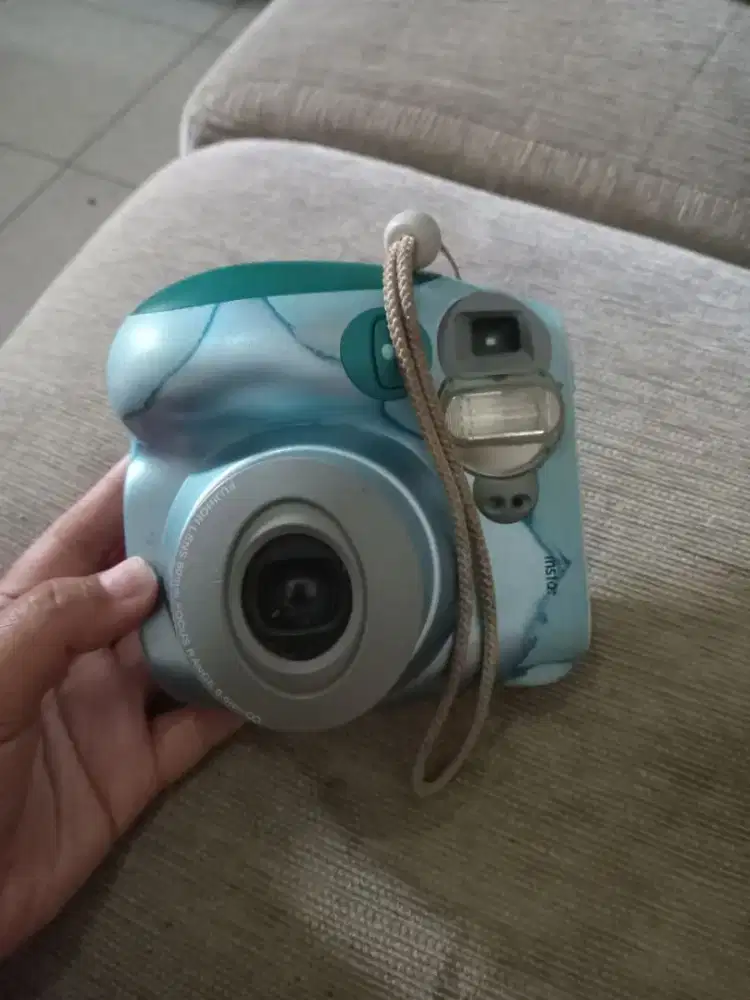 Kamera polaroid Fuji instax mini 7s biru bekas.