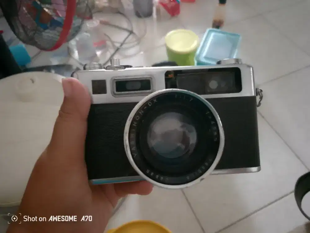 Kamera analog Yashica Electro 35 bekas.