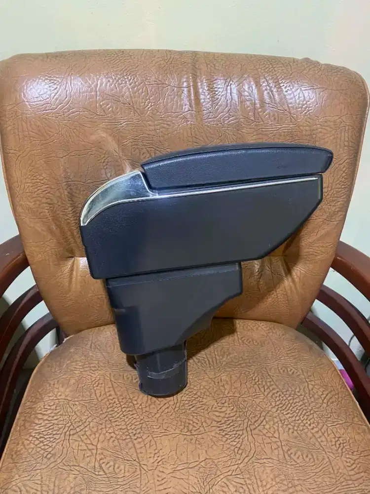 Armrest universal bekas nissan march
