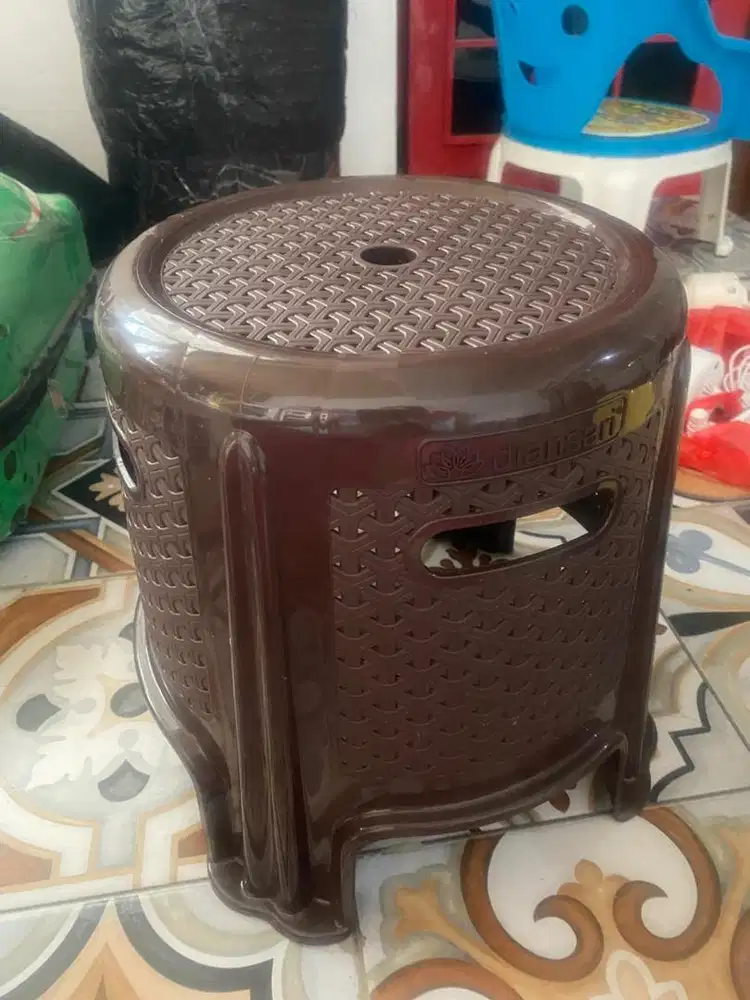 dijual kursi plastik baru