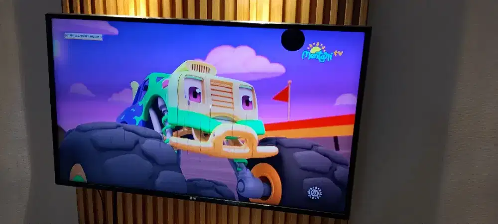 TV LG 43 inch - Ada Minus