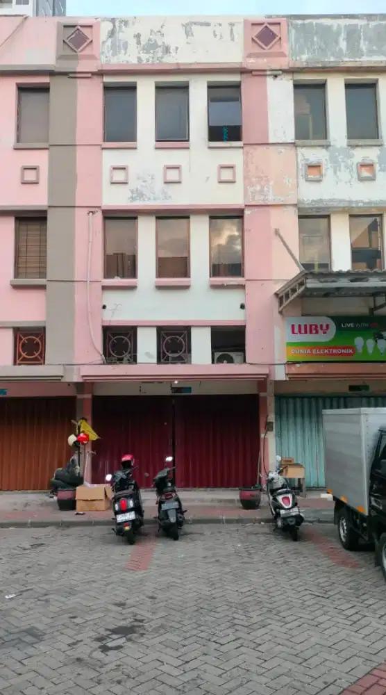 Disewakan Ruko 3 Lantai Surabaya