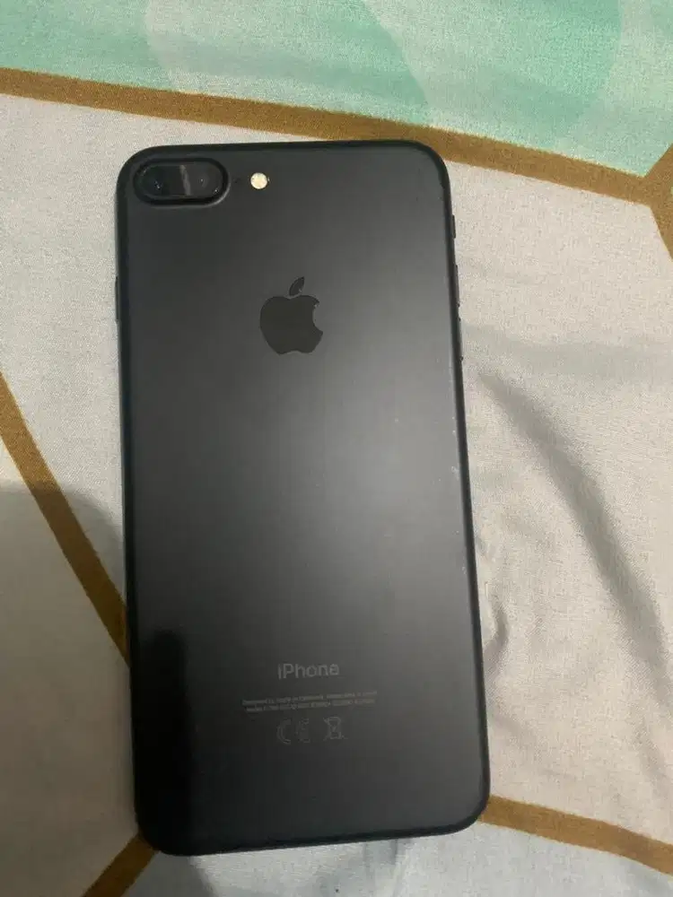 Dijual cepat iphone 7 plus jarang pakai