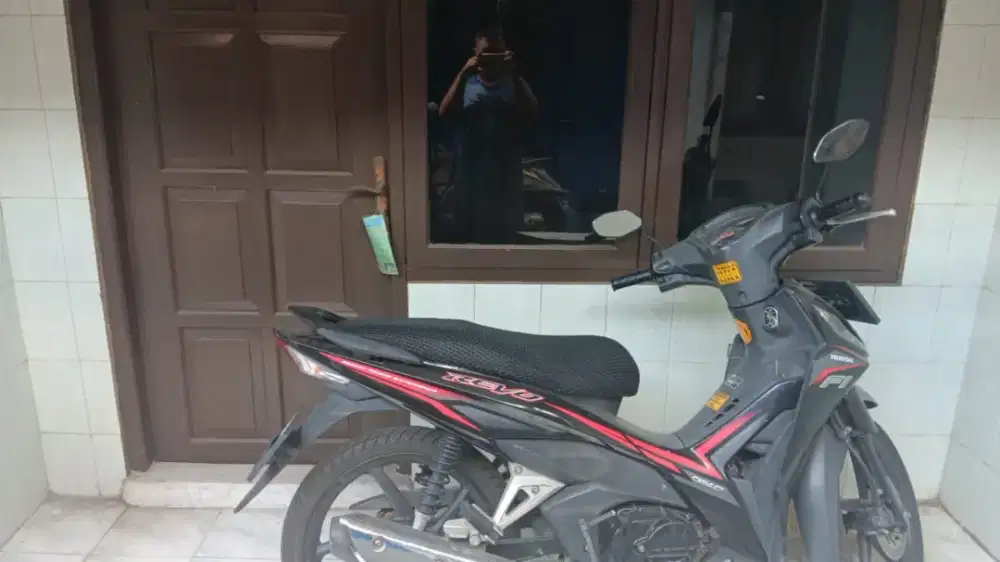 Dijual motor honda revo