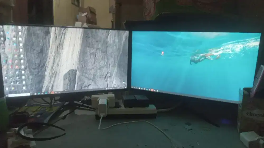 jual 2 unit monitor PC merk AIWA jarang dipakai