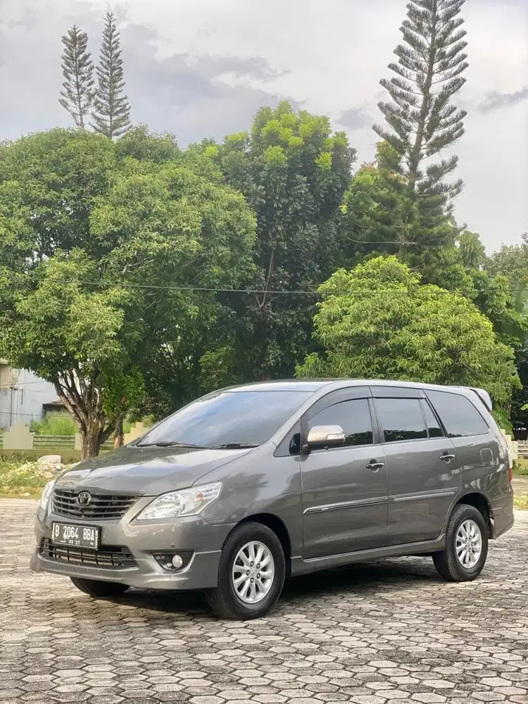 INNOVA V 2.0 MT 2012