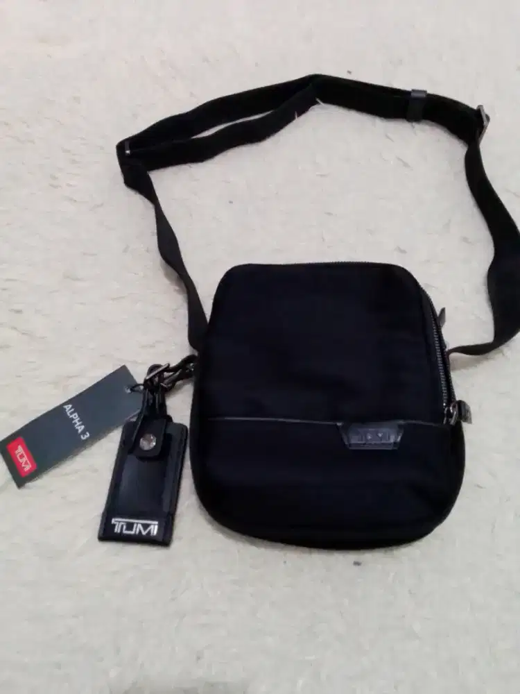 Tas Slempang Tumi alpha3