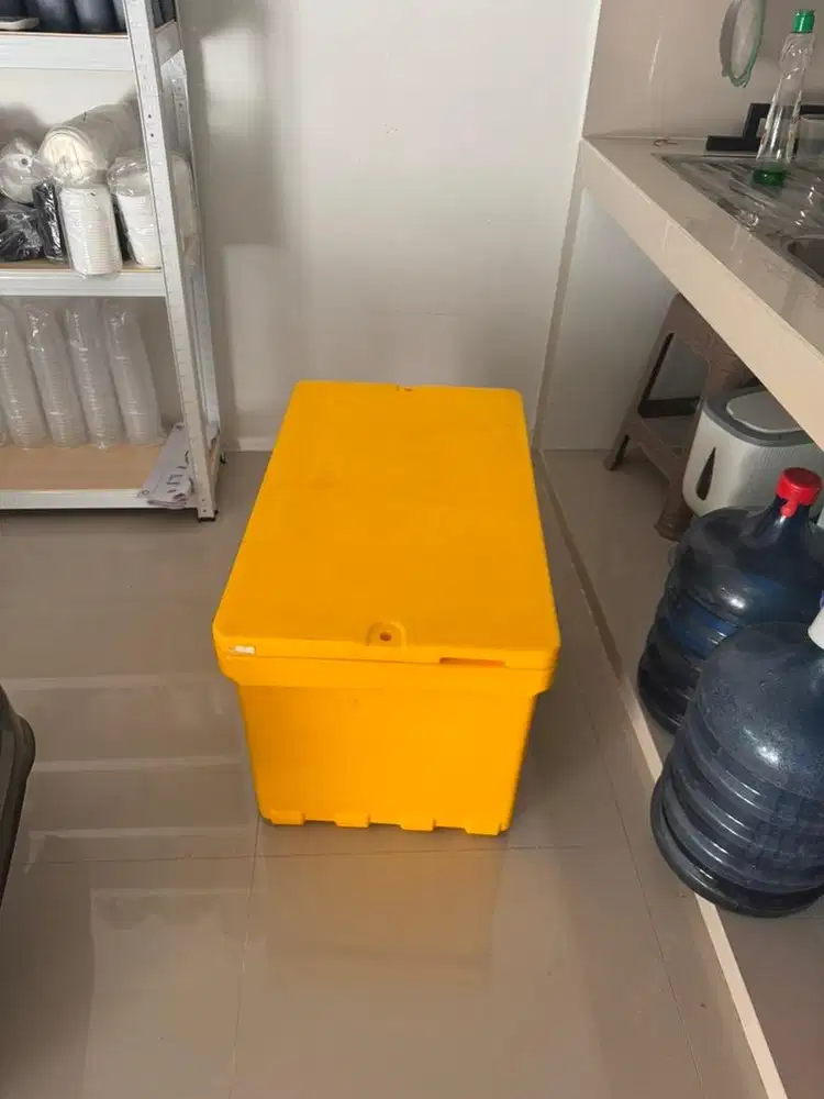 Cooler Box 75 Liter
