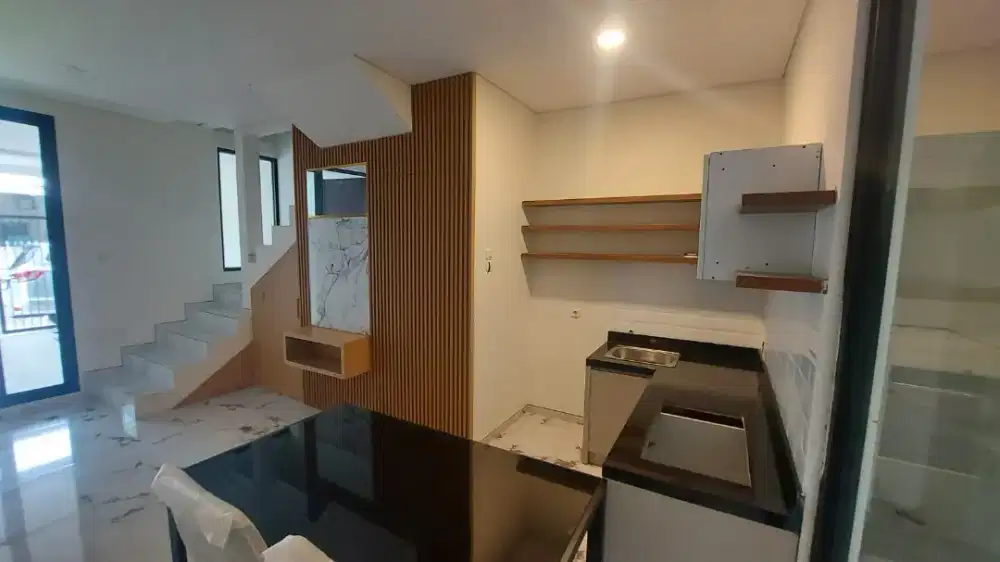 Dijual rumah rungkut mapan belakang superindo merr