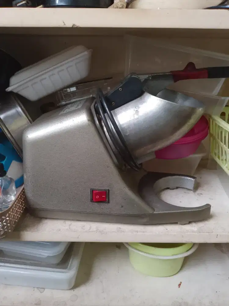 FOR SALE MESIN SERUT ES TERAWAT TANGAN 1 DARI BARU