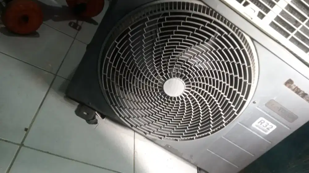 Membeli AC bekas/rusak