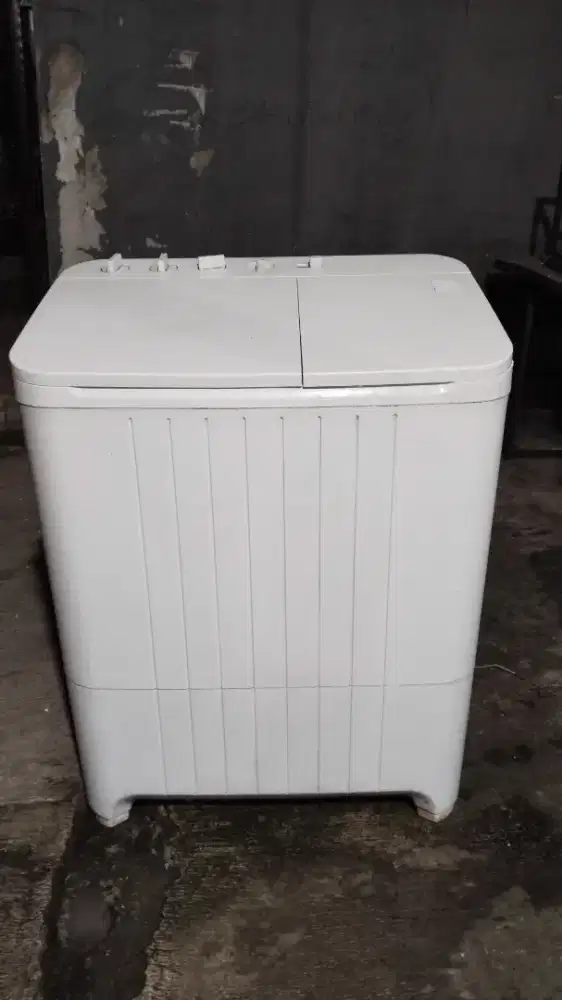 Jual mesin cuci dua tabung merek tohsiba ukuran 7.5