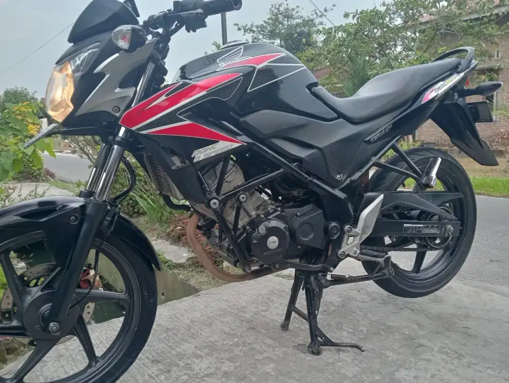 DI JUAL CEPAT CB 150 OLD TAHUN 2015