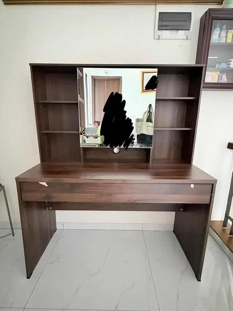 Meja Rias / Dressing Table